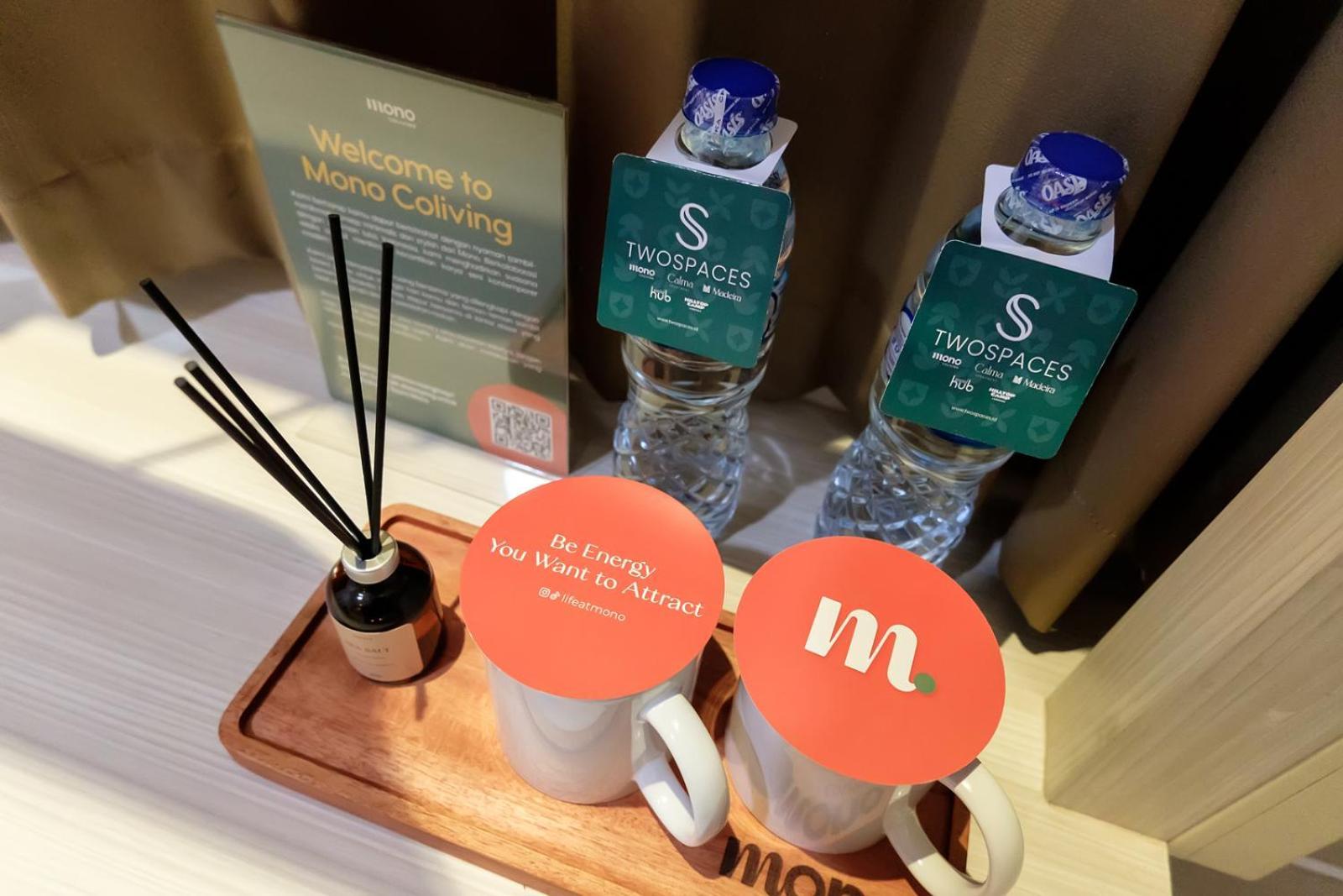 ホテル Mono Coliving Kertajaya Syariah, Sby スラバヤ エクステリア 写真