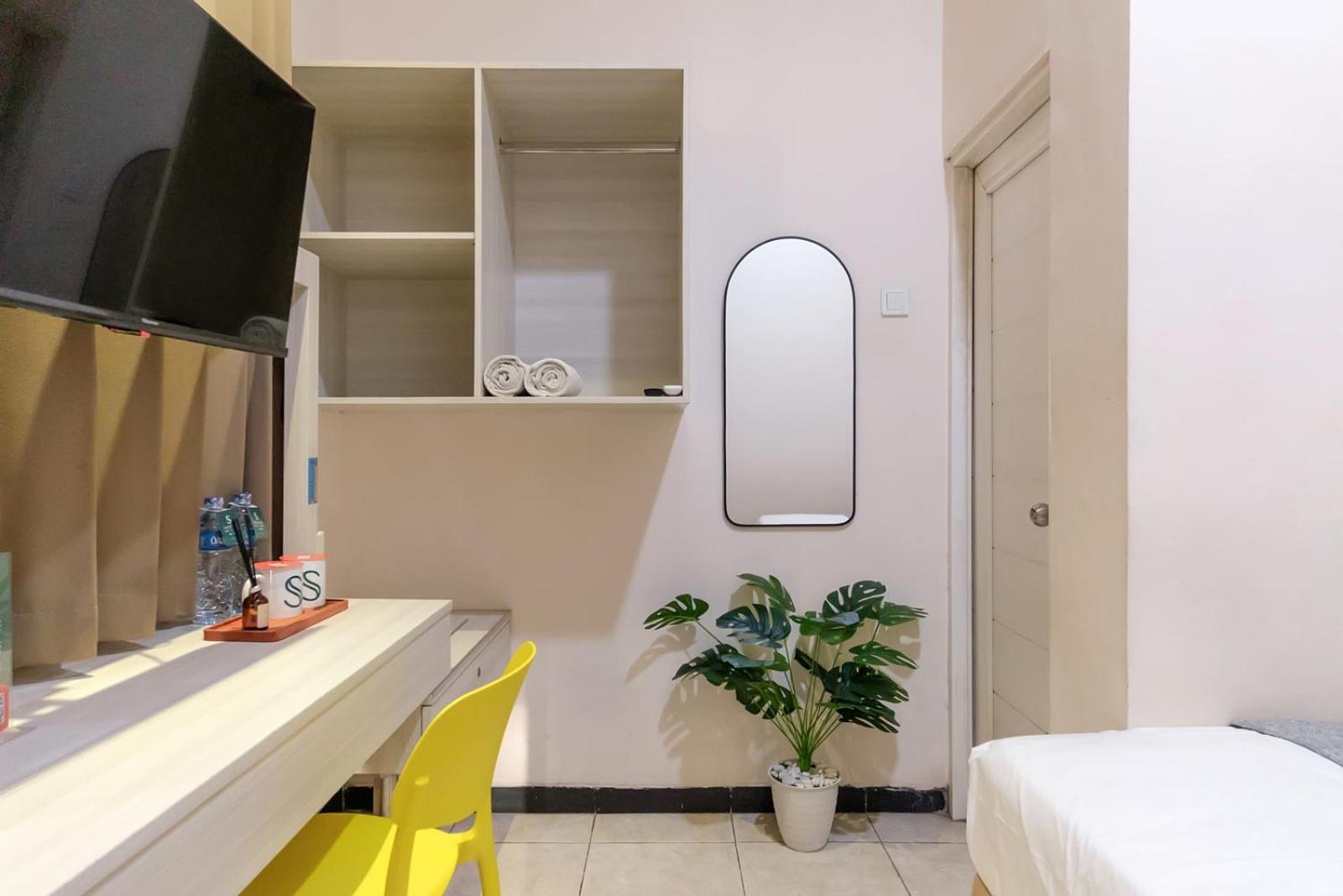 ホテル Mono Coliving Kertajaya Syariah, Sby スラバヤ エクステリア 写真