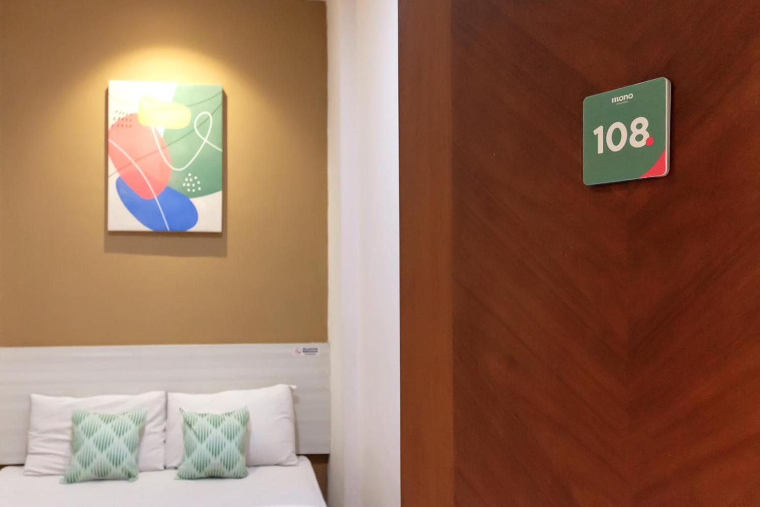 ホテル Mono Coliving Kertajaya Syariah, Sby スラバヤ エクステリア 写真